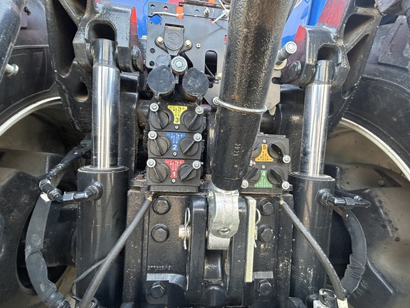 Photo of 2023 New Holland T8.380