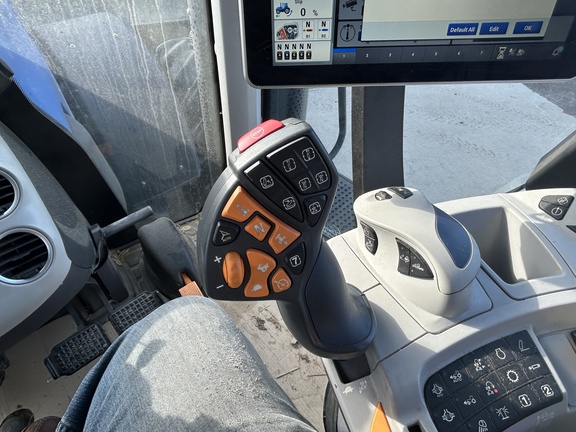 Photo of 2023 New Holland T8.380