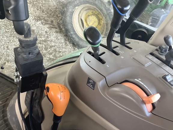 Photo of 2021 John Deere 5100E