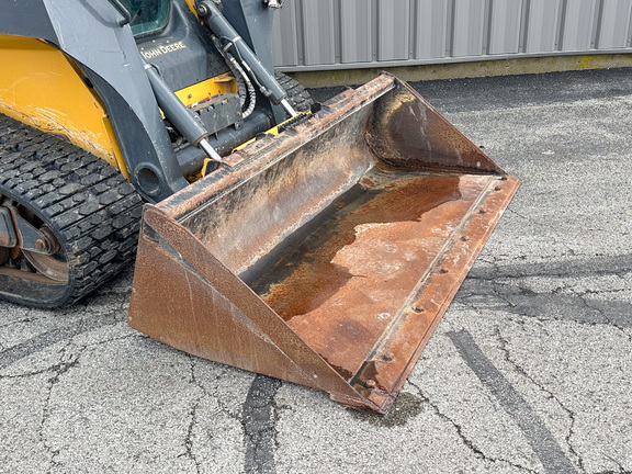 2023 John-Deere 325G