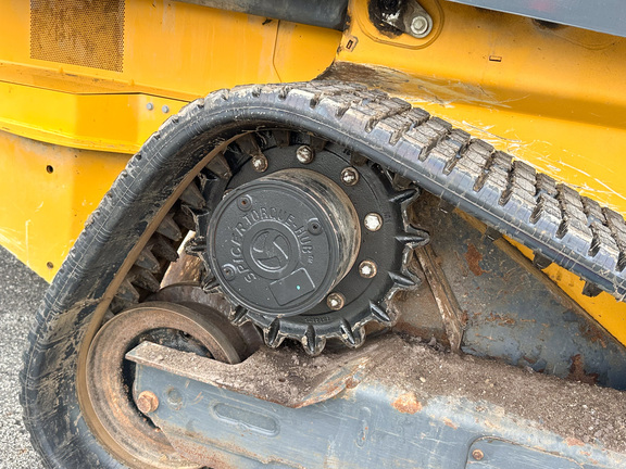 2023 John-Deere 325G