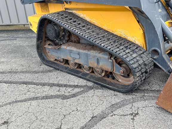 2023 John-Deere 325G