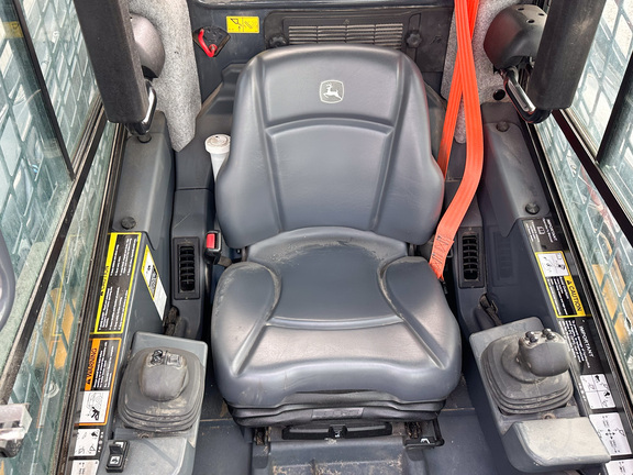 2023 John-Deere 325G