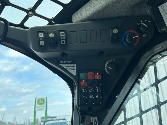 2023 John-Deere 325G