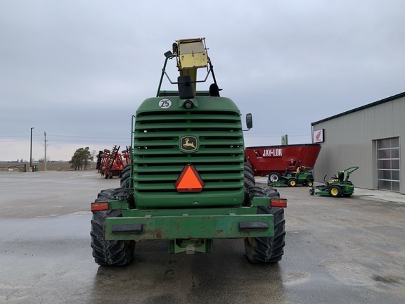 2003 John Deere 7200 thumbnail 4