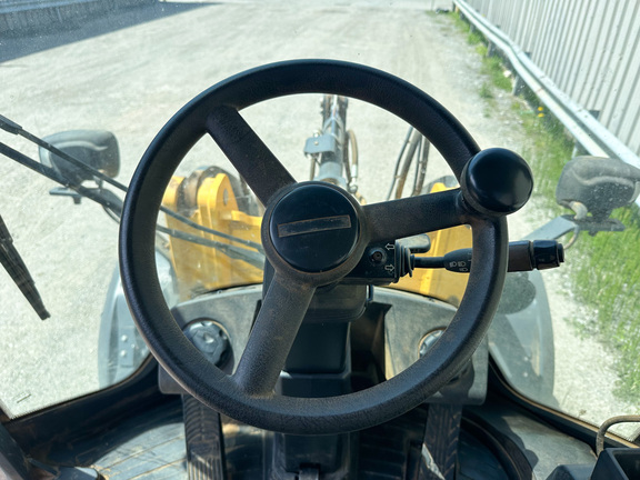 2022 John-Deere 244L