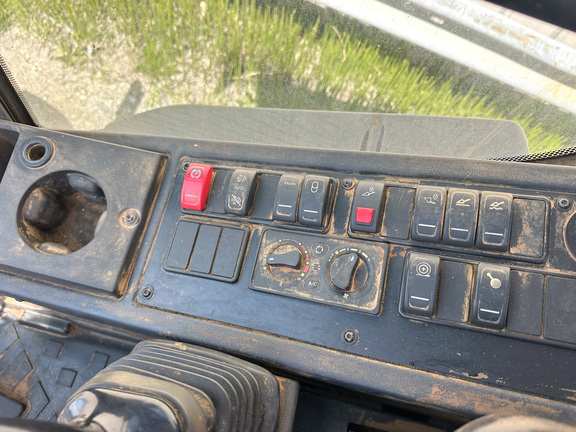 2022 John-Deere 244L