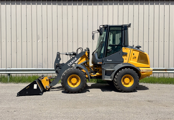 2022 John-Deere 244L