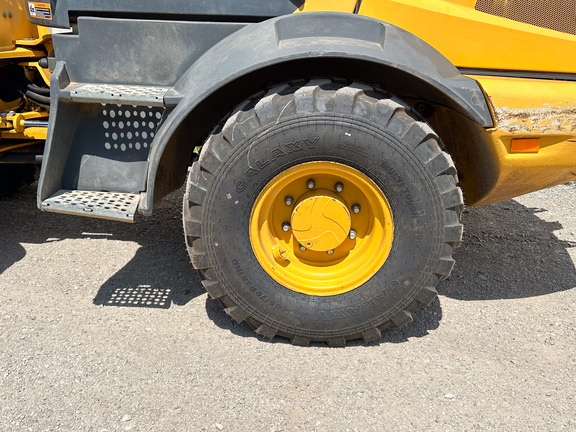 2022 John-Deere 244L
