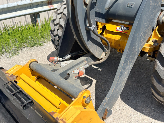 2022 John-Deere 244L