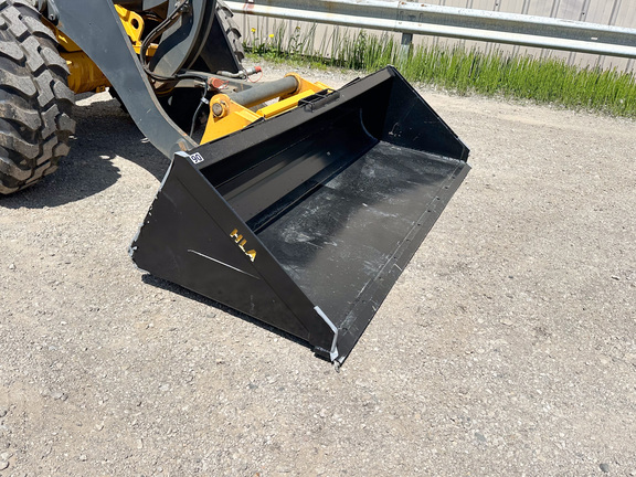 2022 John-Deere 244L
