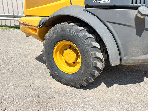 2022 John-Deere 244L