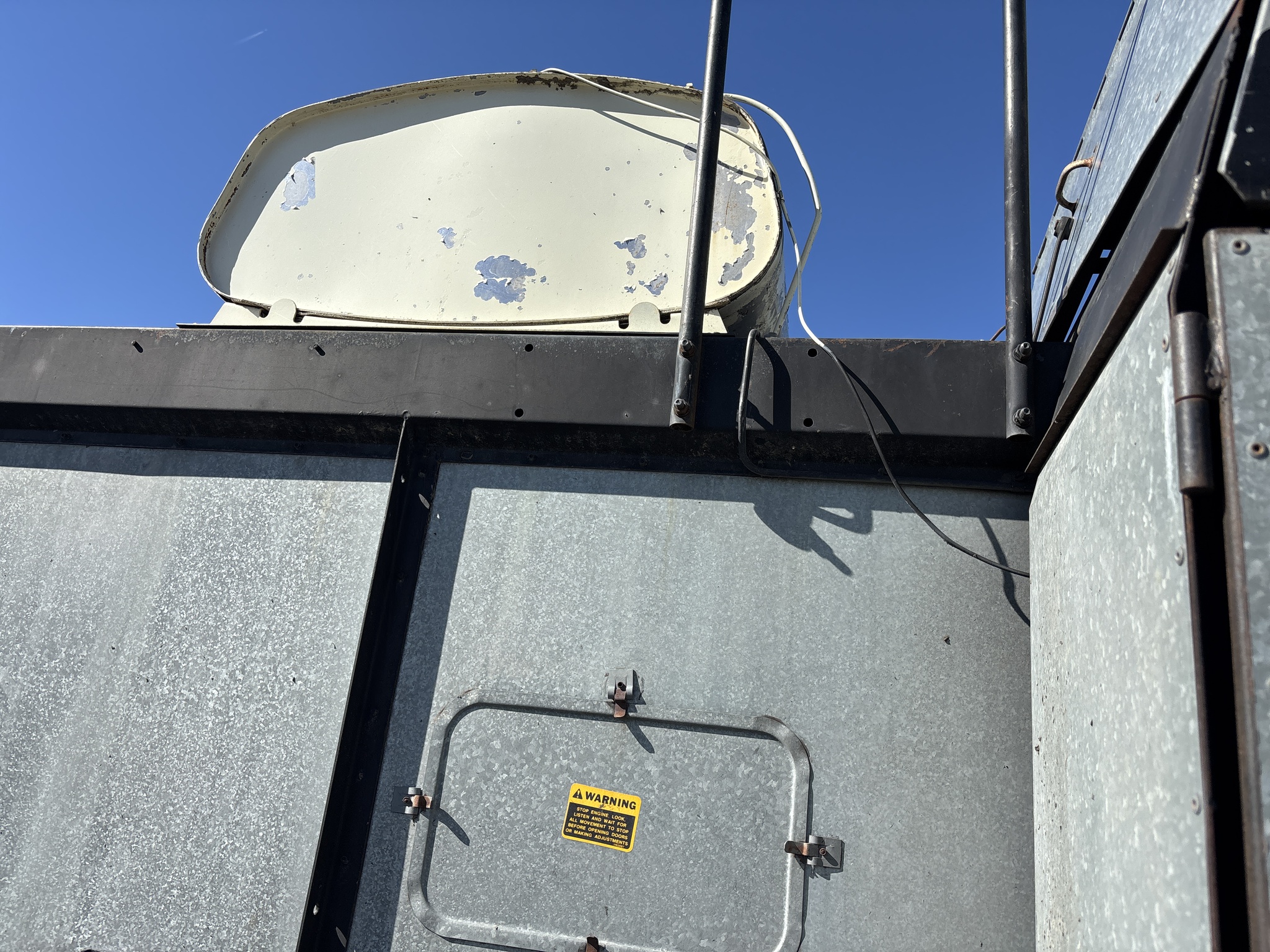 Used 1983 Gleaner L3 Combines at Koenig Equipment in Oxford, OH - PhotoXL16