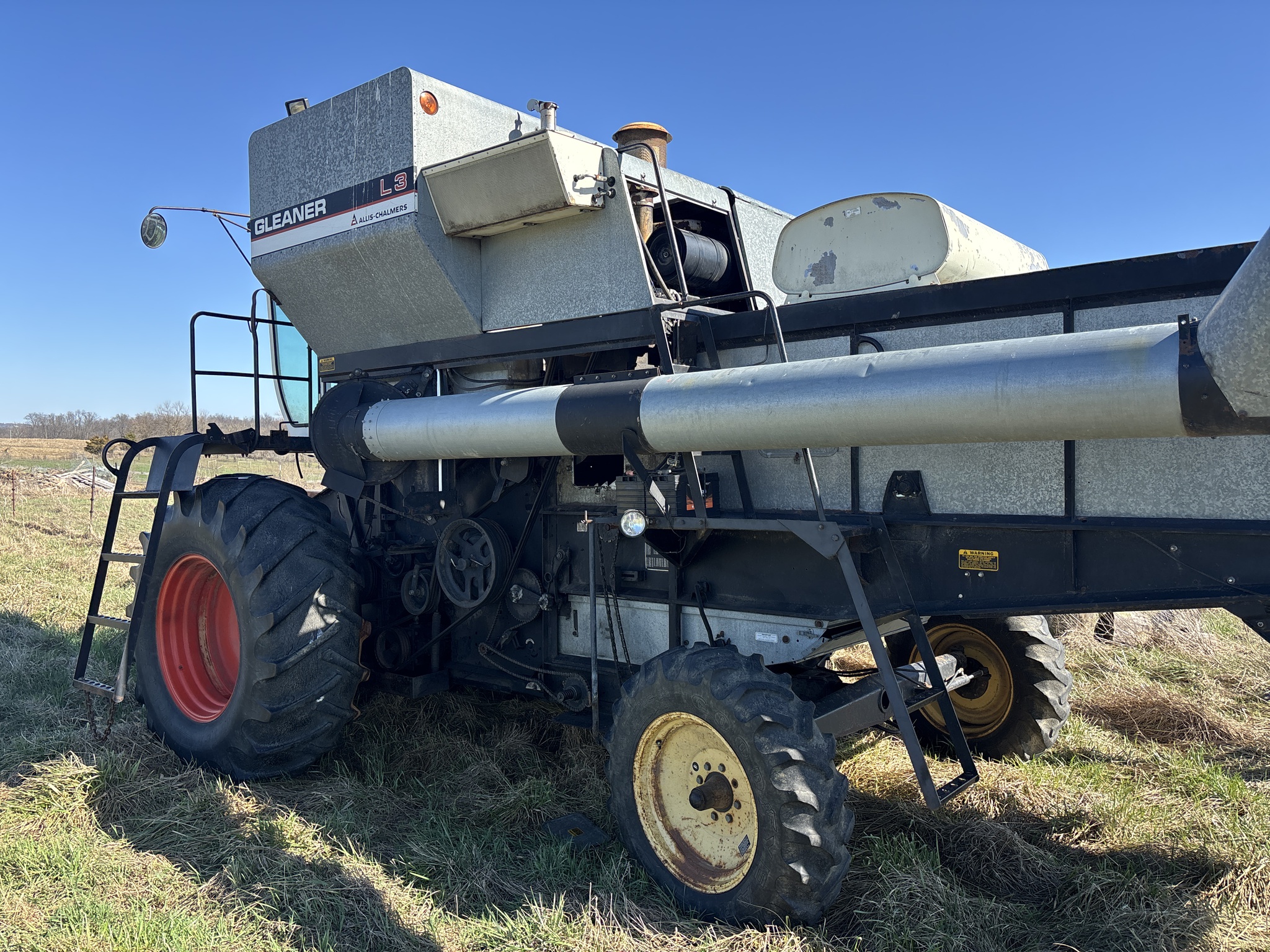 Used 1983 Gleaner L3 Combines at Koenig Equipment in Oxford, OH - PhotoXL6