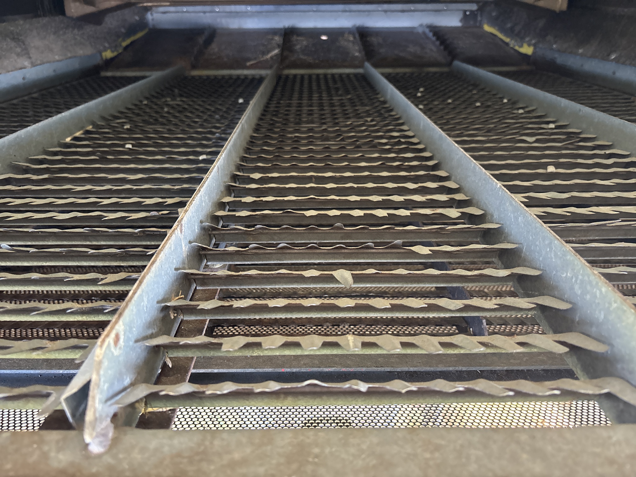 Used 1983 Gleaner L3 Combines at Koenig Equipment in Oxford, OH - PhotoXL34