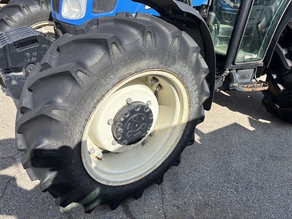 Used 2007 New Holland TN75SA Utility Tractors at Koenig Equipment in Lebanon, OH - Photo2