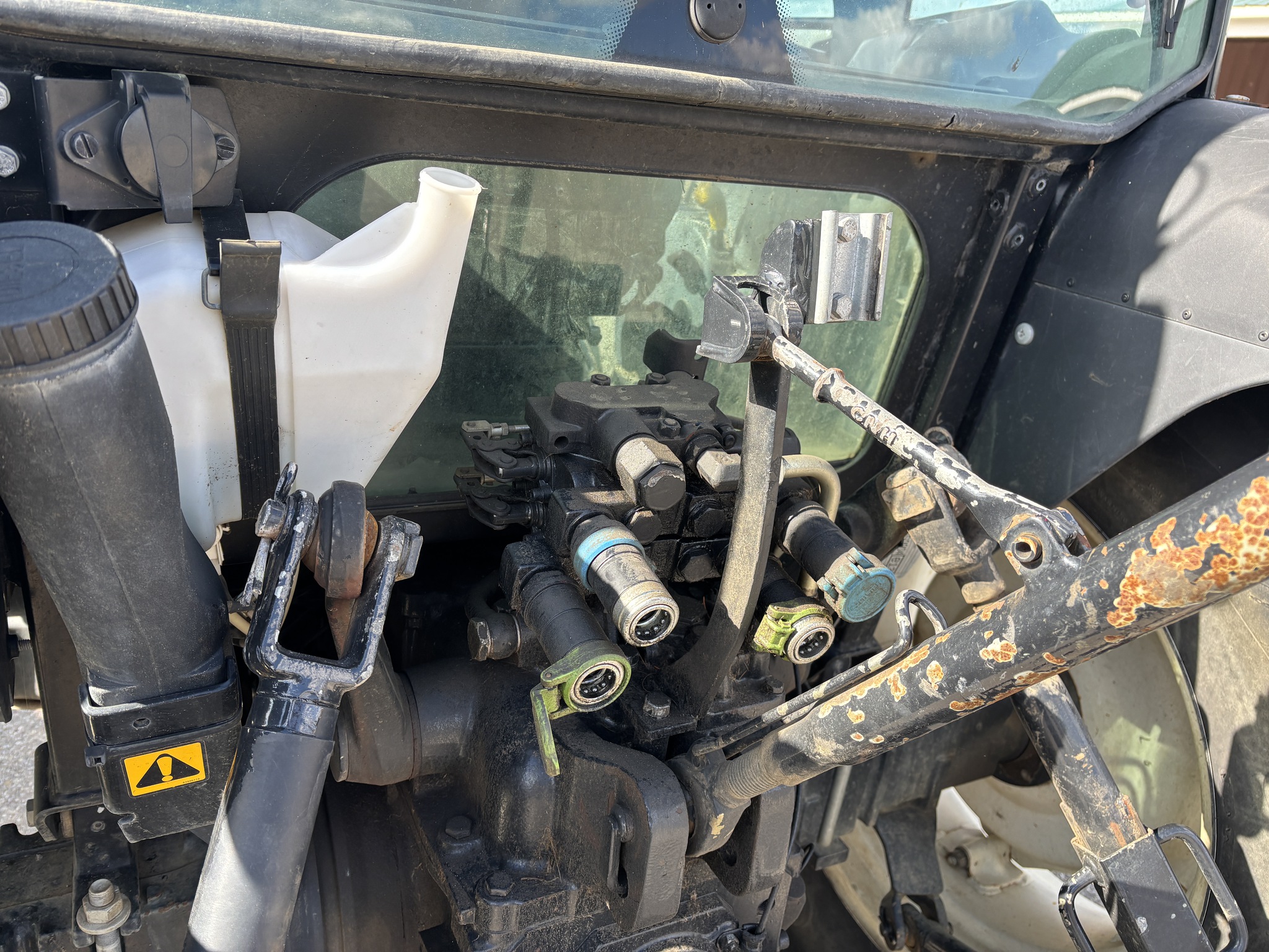 Used 2007 New Holland TN75SA Utility Tractors at Koenig Equipment in Lebanon, OH - PhotoXL19