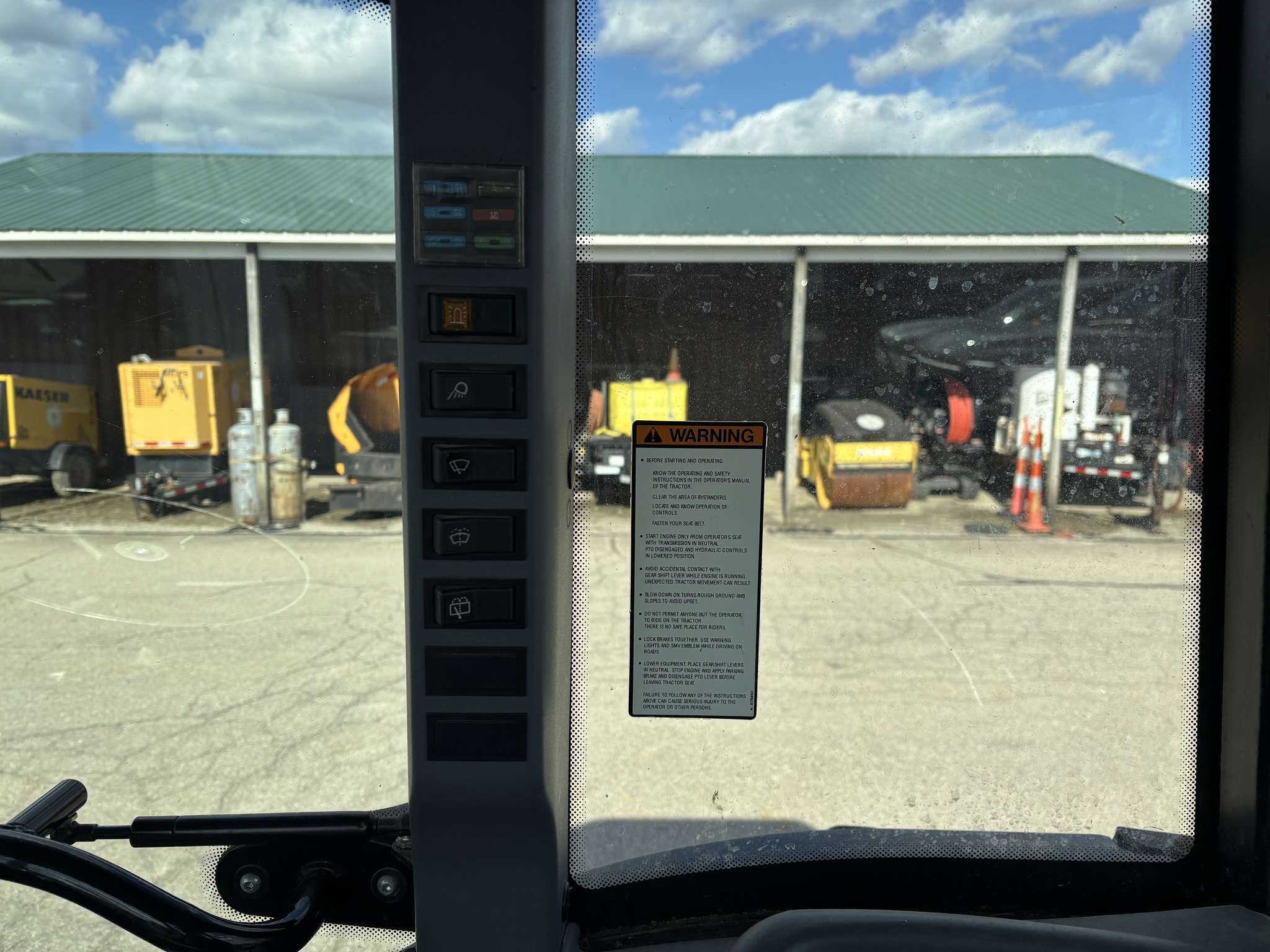 Used 2007 New Holland TN75SA Utility Tractors at Koenig Equipment in Lebanon, OH - PhotoXL25