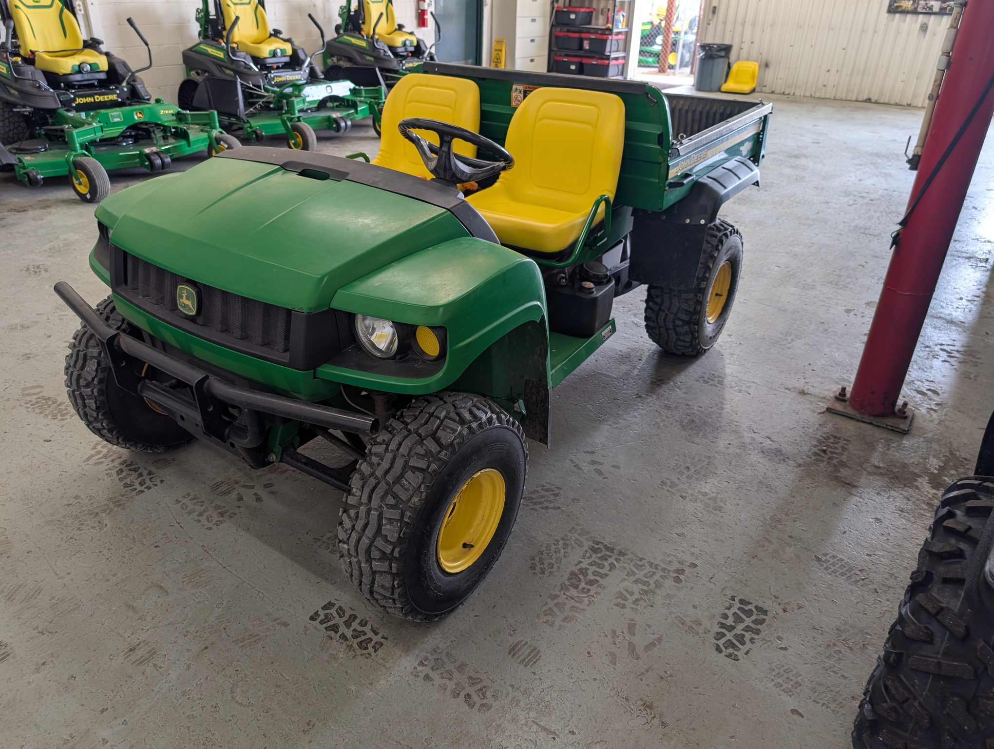 2004 John Deere HPX 4X2