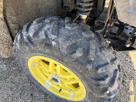 2023 John Deere XUV 835M - Photo11