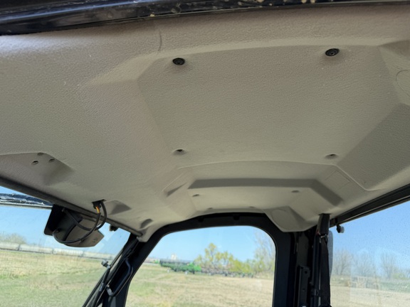 2023 John Deere XUV 835M - Photo19