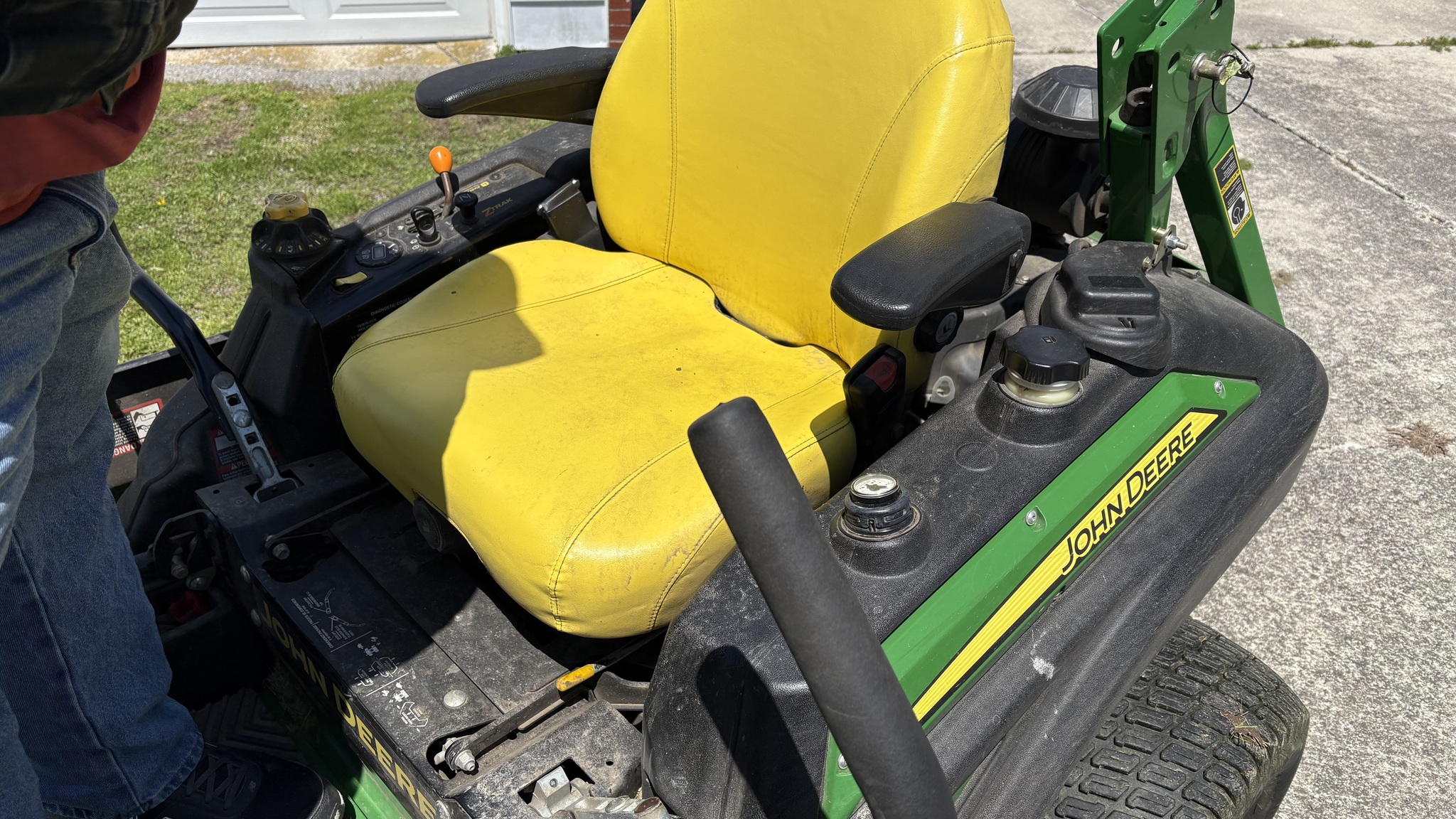2014 John Deere Z930M Image 6