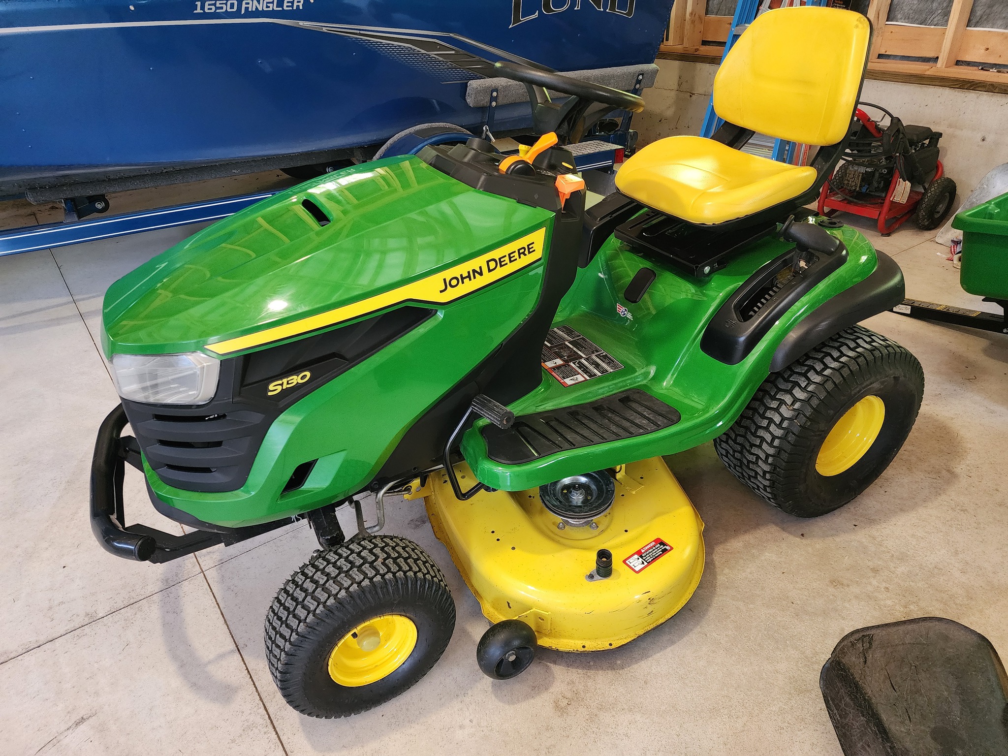 John Deere S130 Image 2