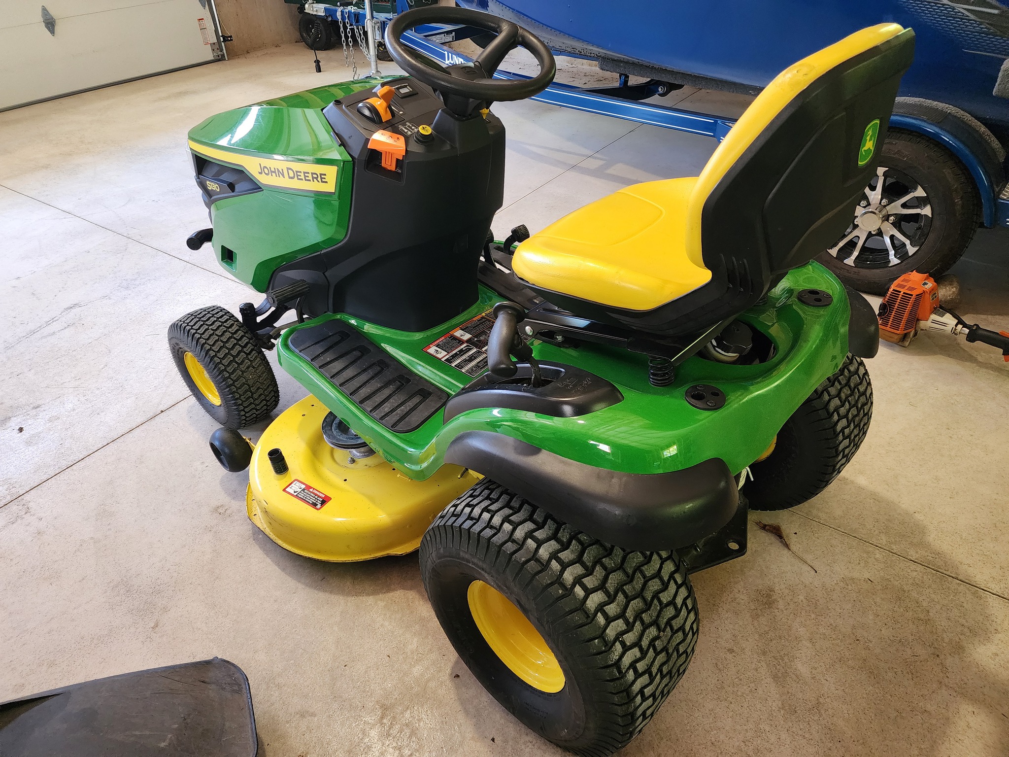 John Deere S130 Image 6