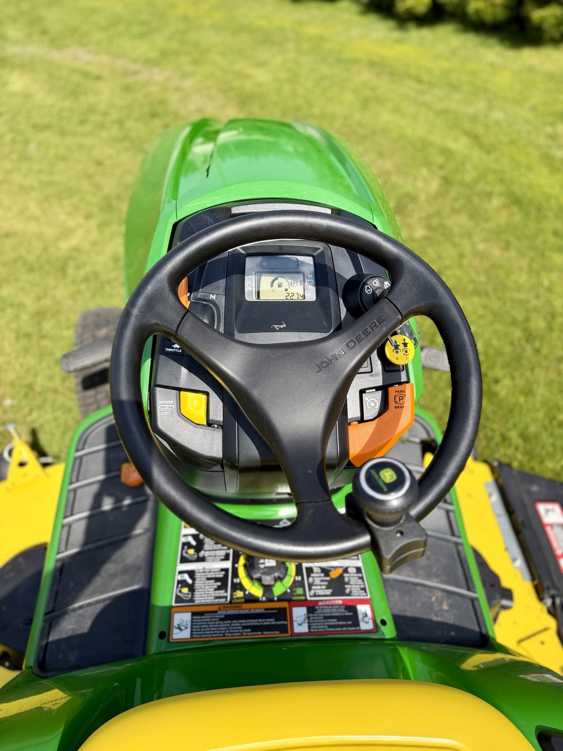 2021 John Deere X570 Image 7