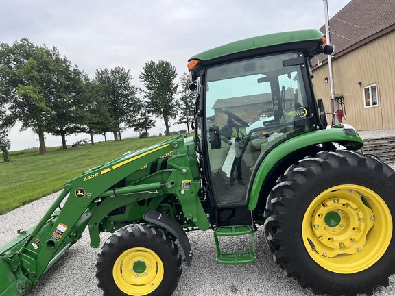  John Deere 4052R