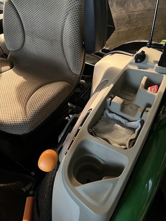 2019 John Deere 4052R - Photo8
