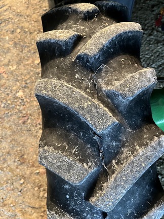 2019 John Deere 4052R - Photo11