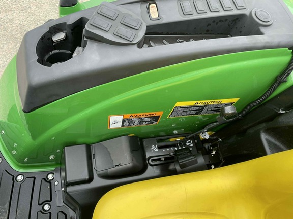 2025 John Deere 4044M-8