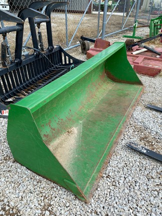 2022 John Deere 84 IN Global Bucket