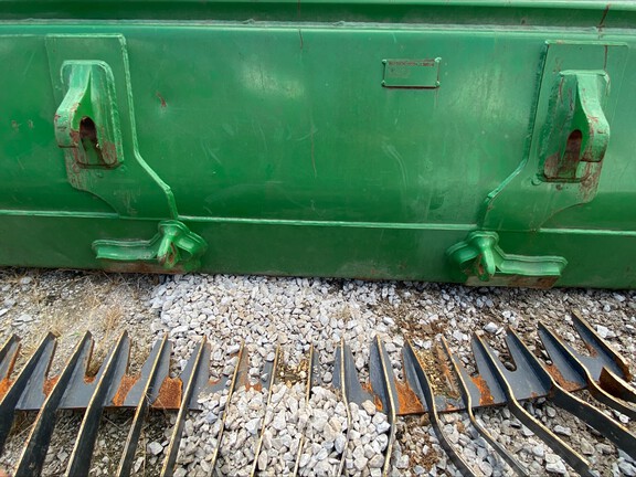 2022 John Deere 84 IN Global Bucket