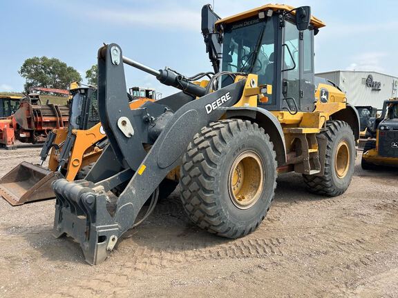Photo of 2023 John Deere 544P