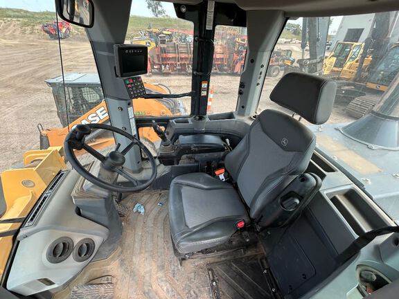 2023 John Deere 544P