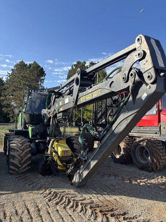 2023 John Deere 1270G