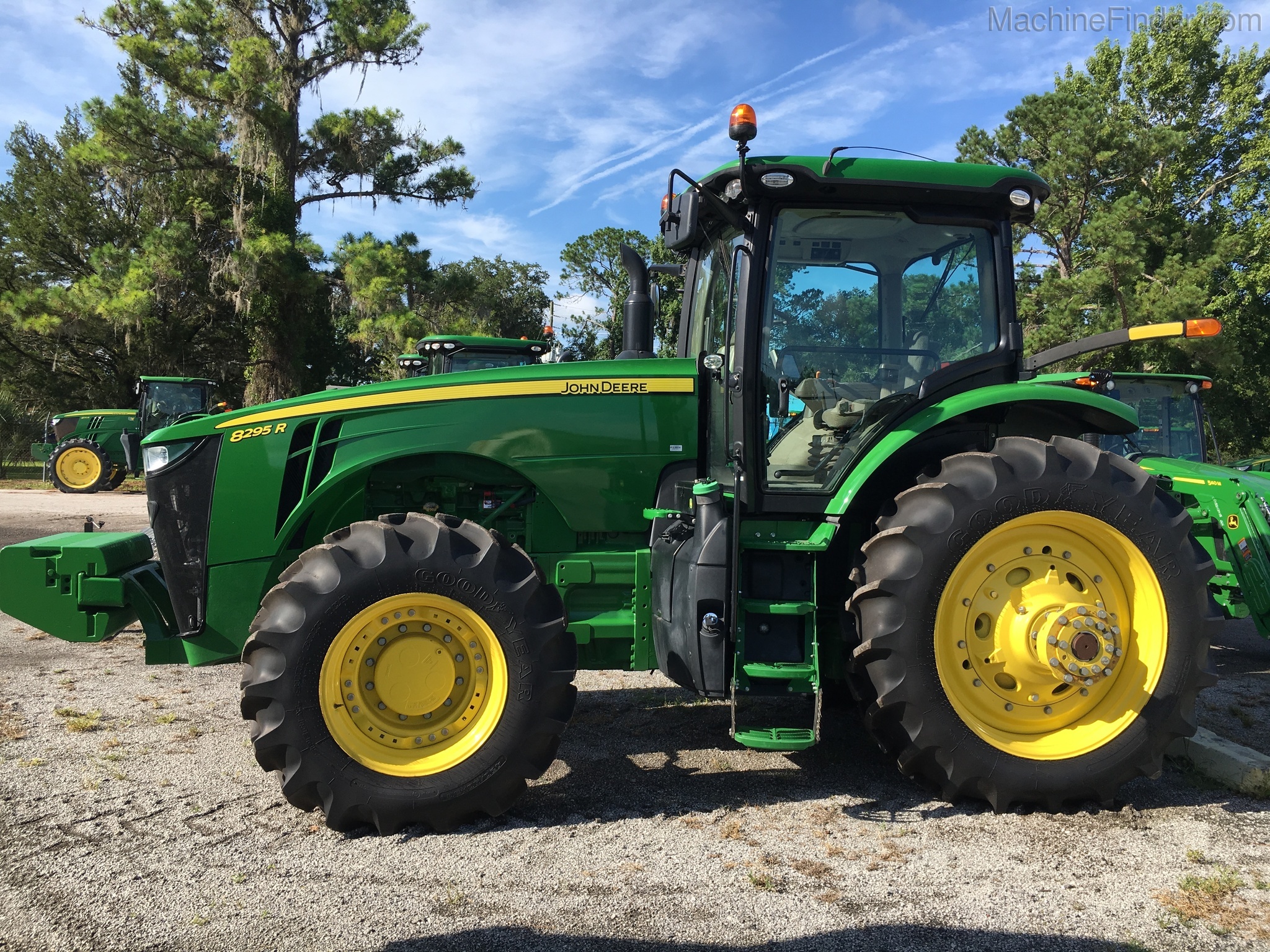 2017 John Deere 8295R Image 1