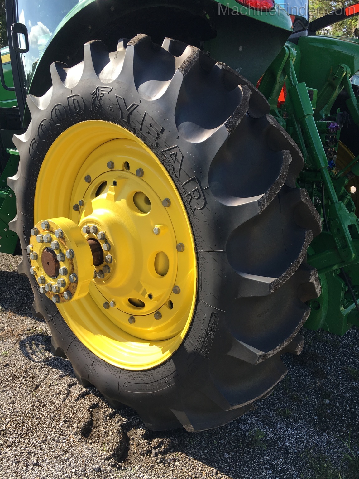 2017 John Deere 8295R Image 11