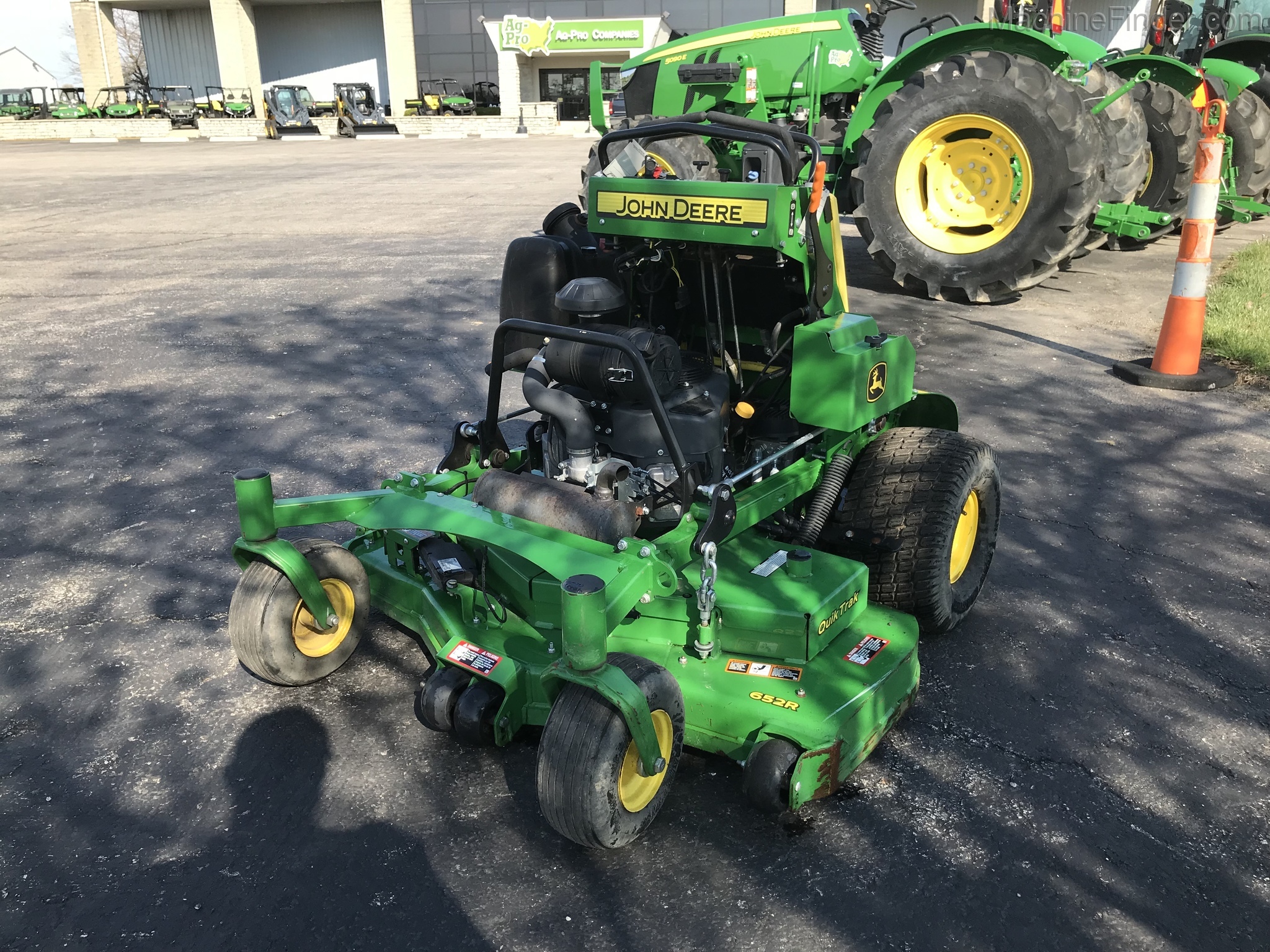 2018 John Deere 652R Image 8