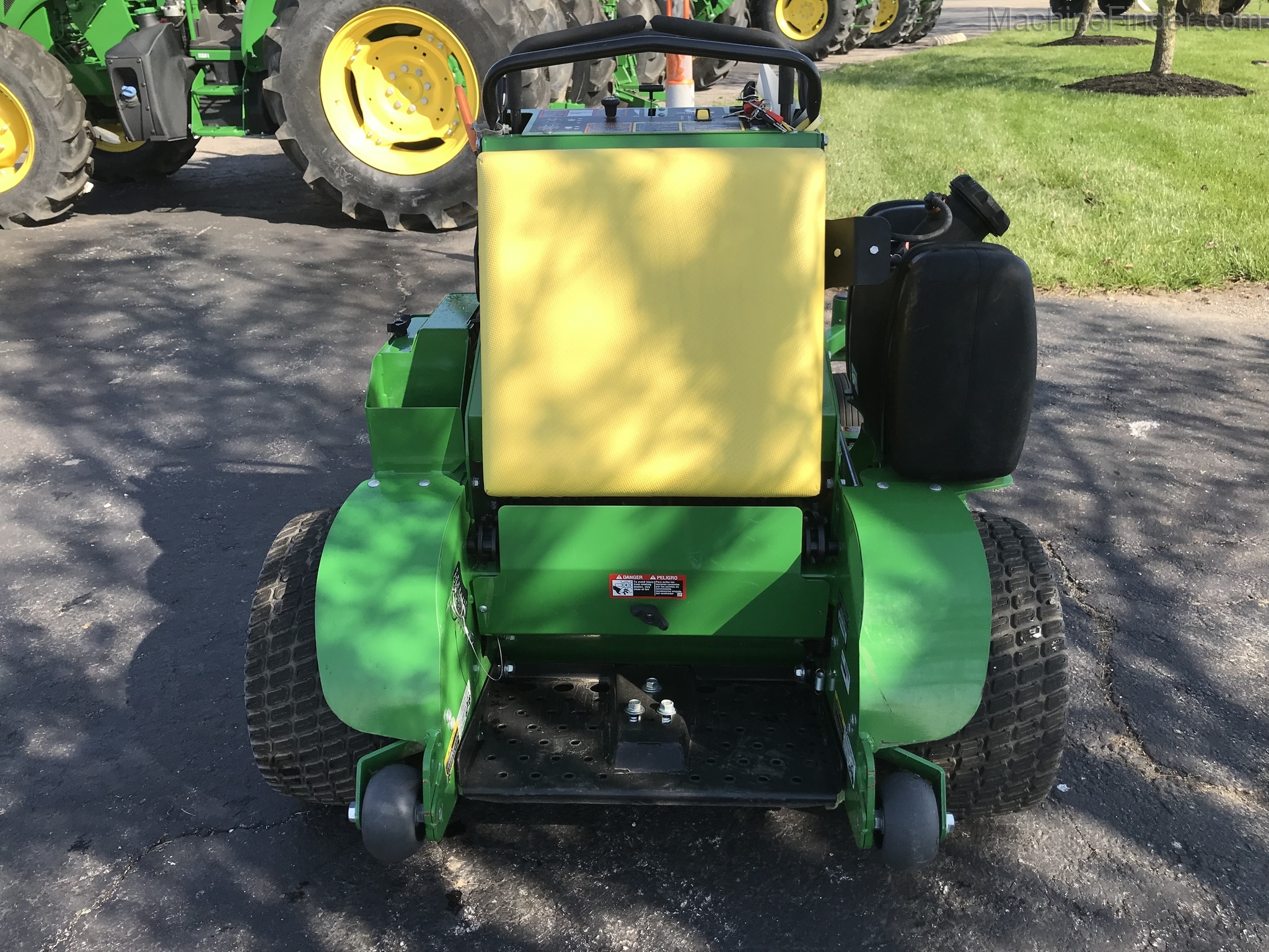 2018 John Deere 652R Image 11