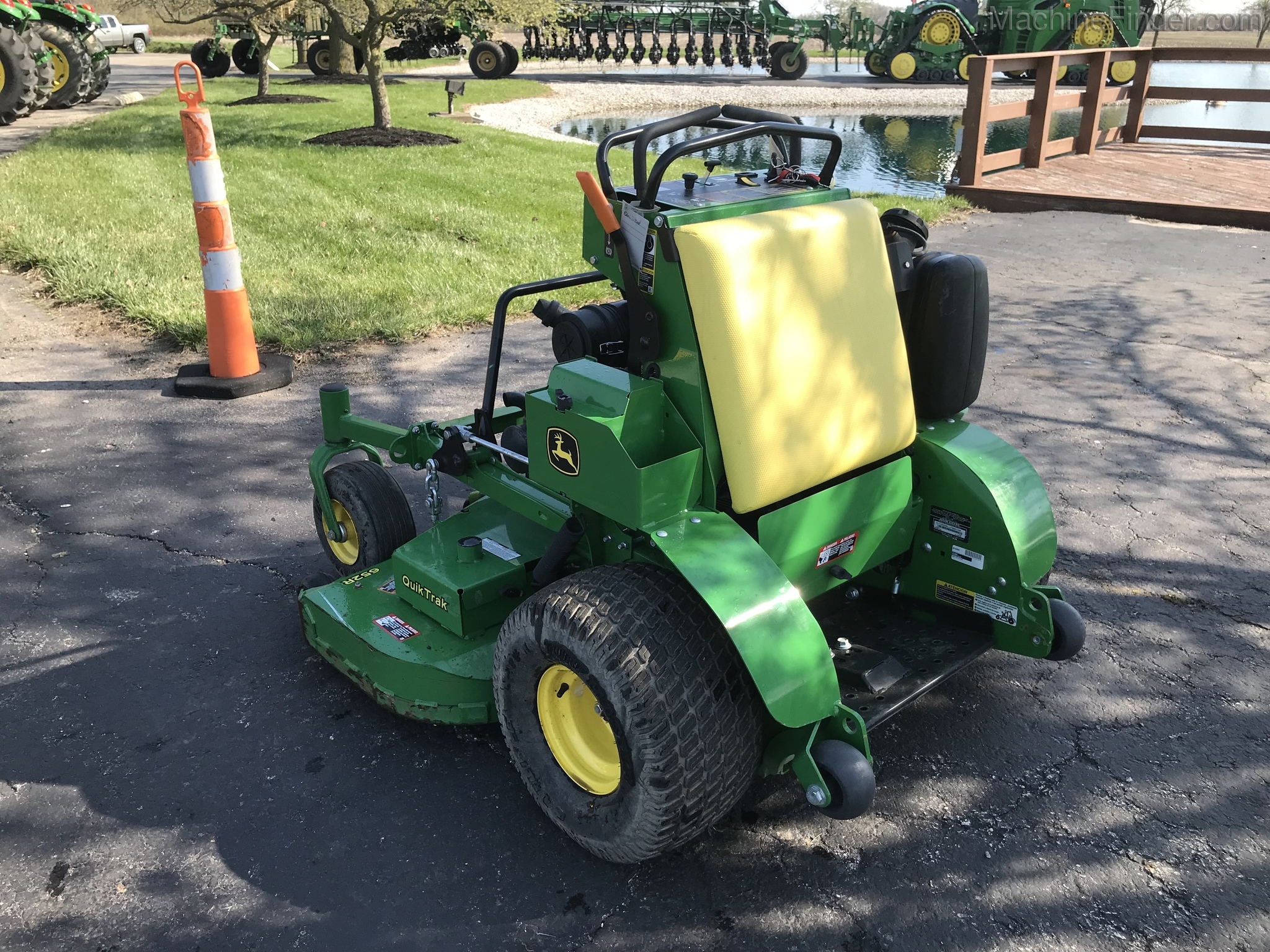 2018 John Deere 652R Image 10