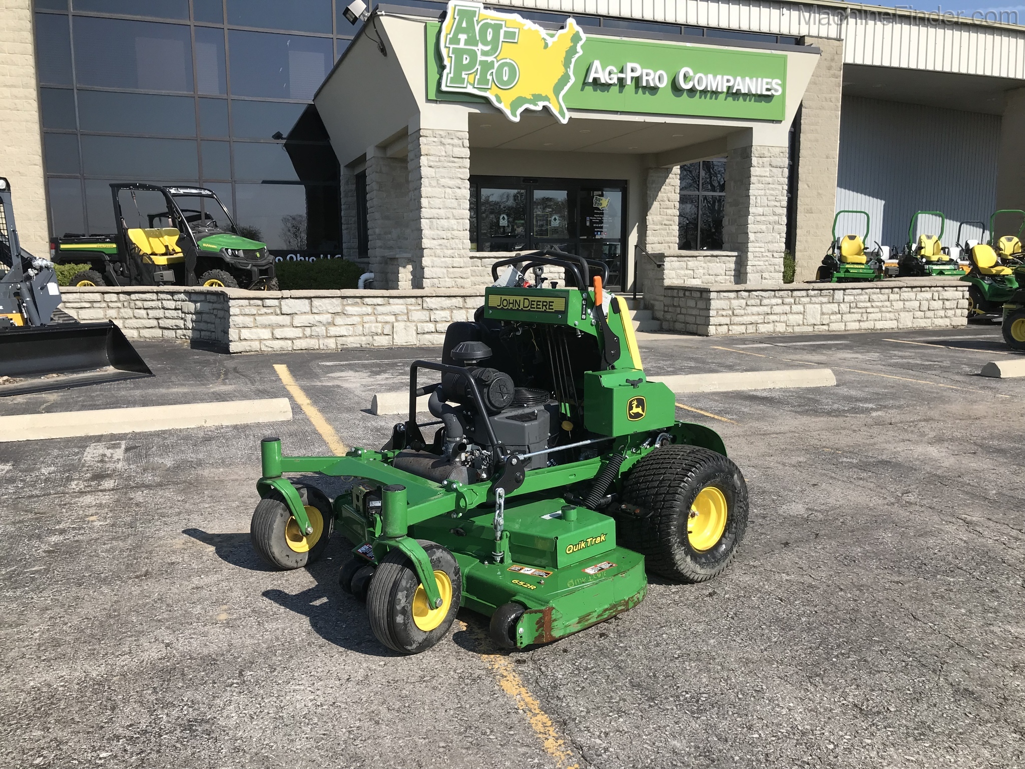 2018 John Deere 652R Image 1