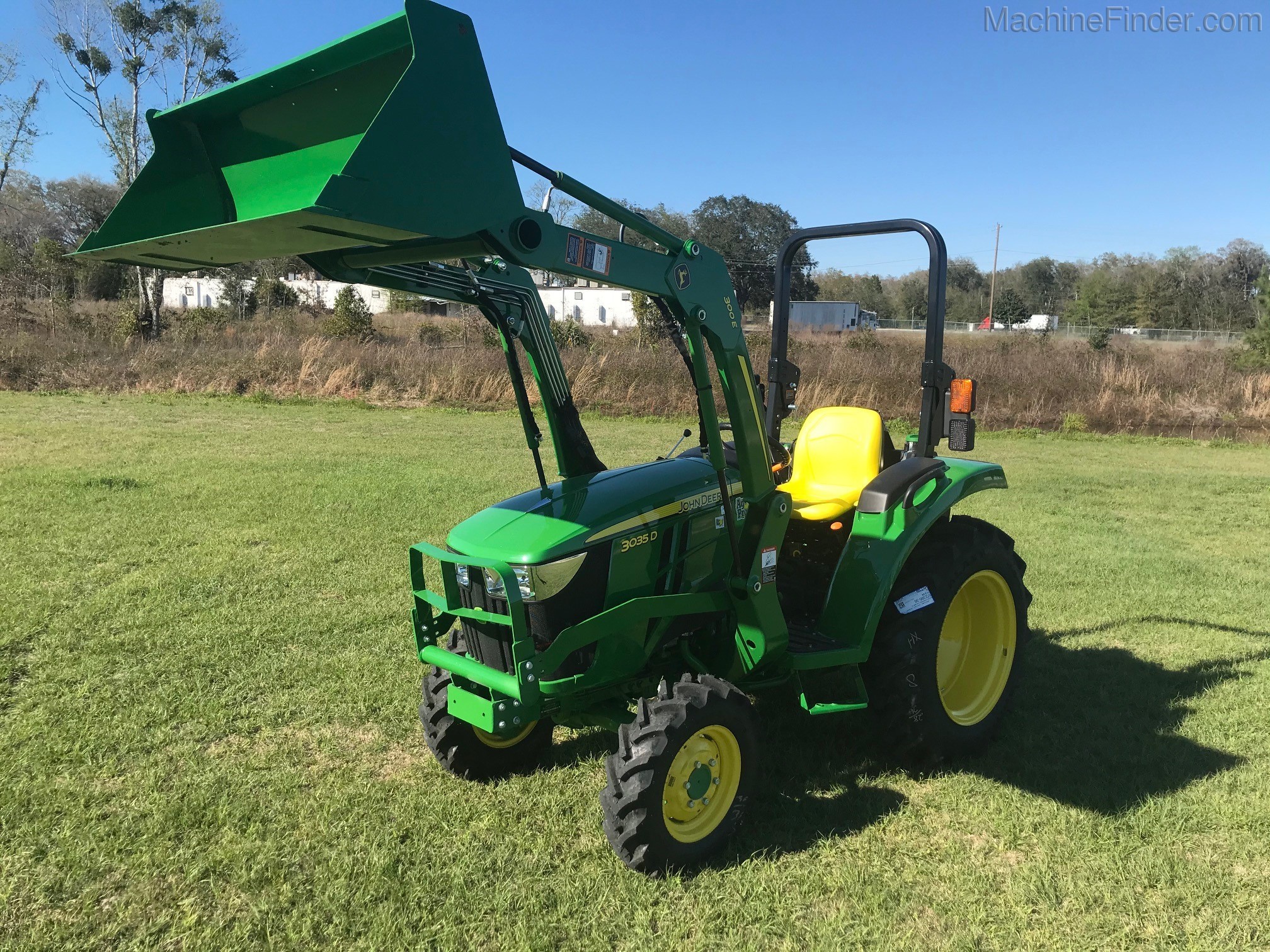 2020 John Deere 3035D Image 5