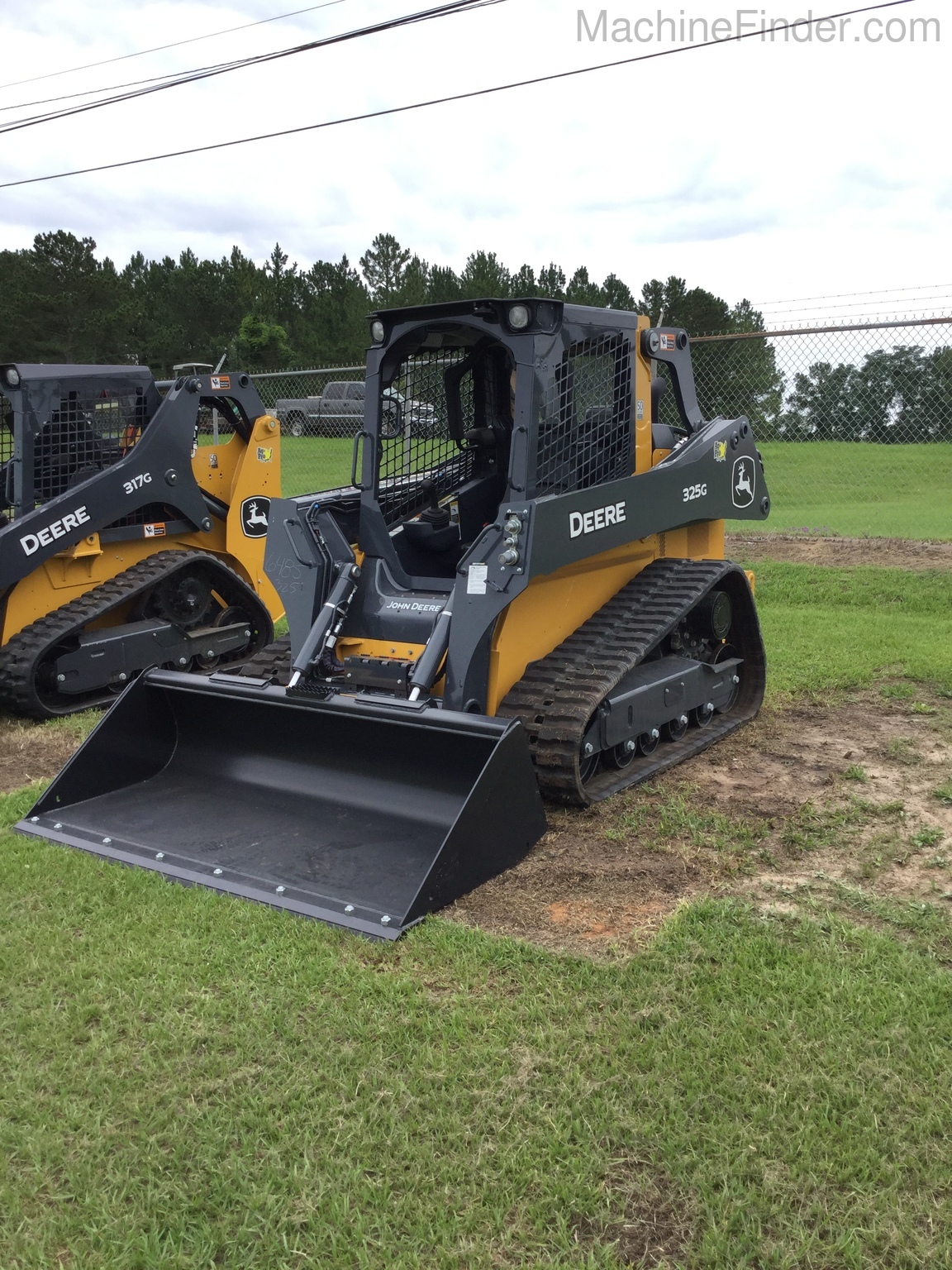 2020 John Deere 325G Image 1