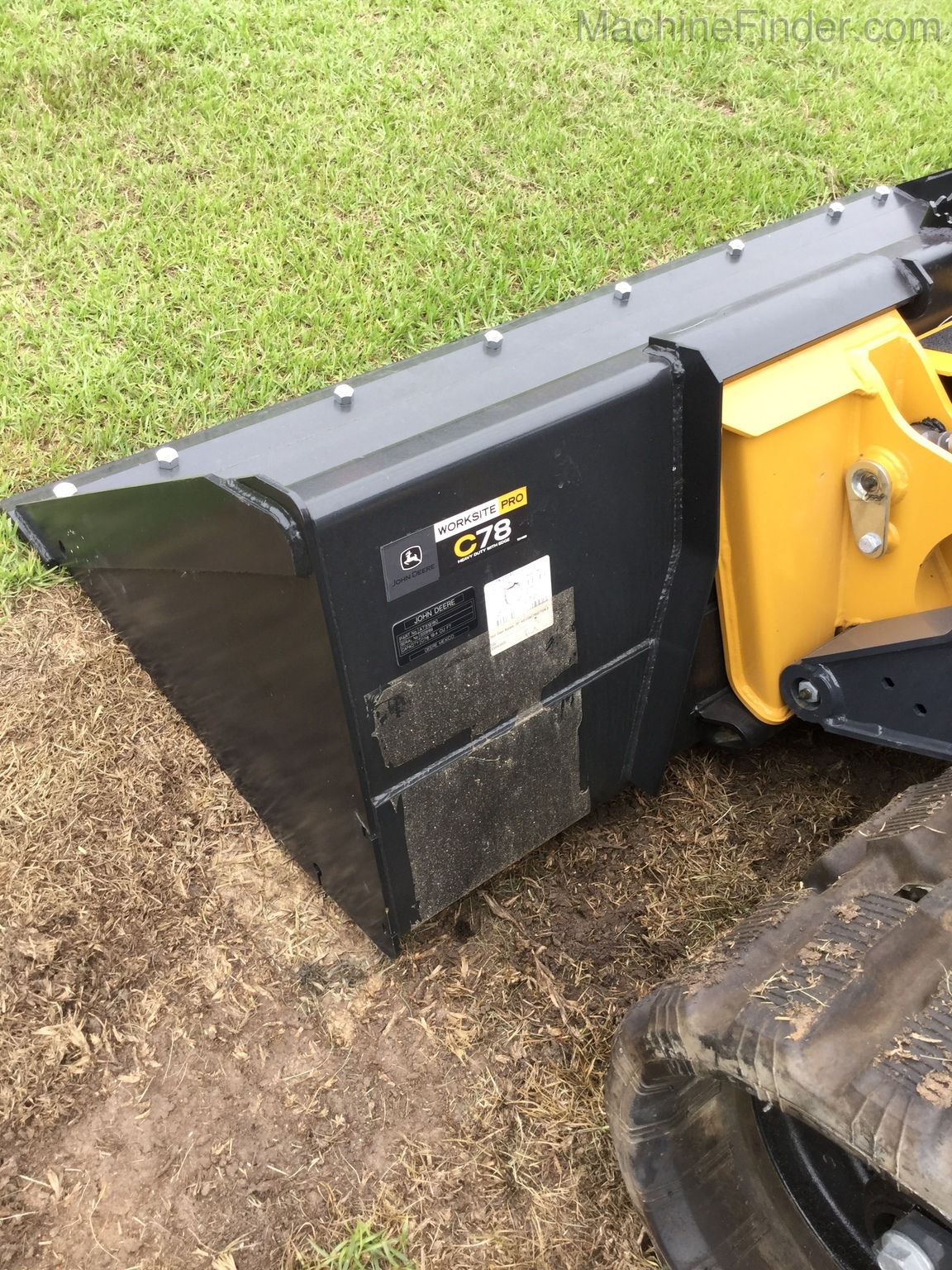 2020 John Deere 325G Image 6