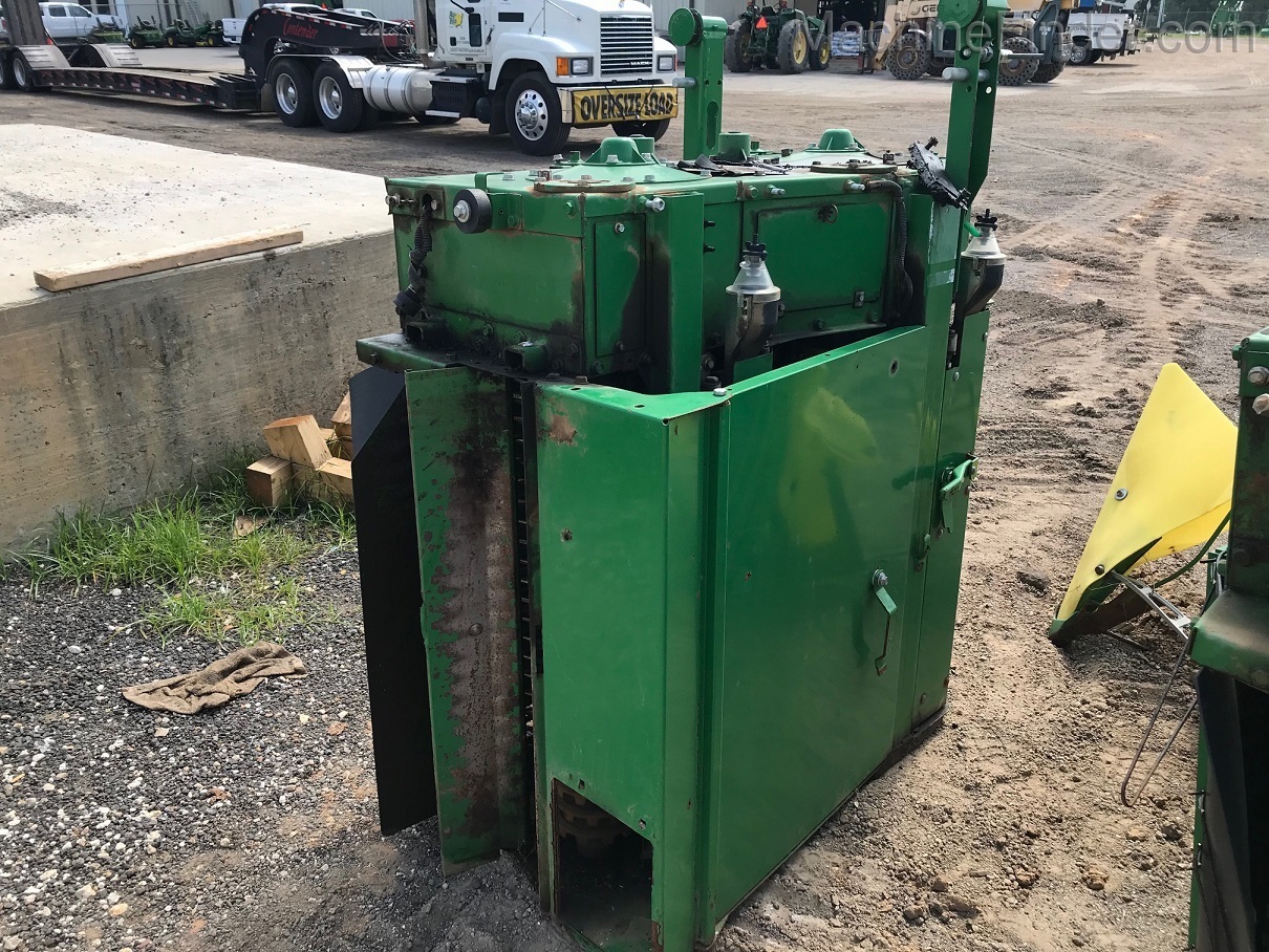 John Deere PRO16 Image 4