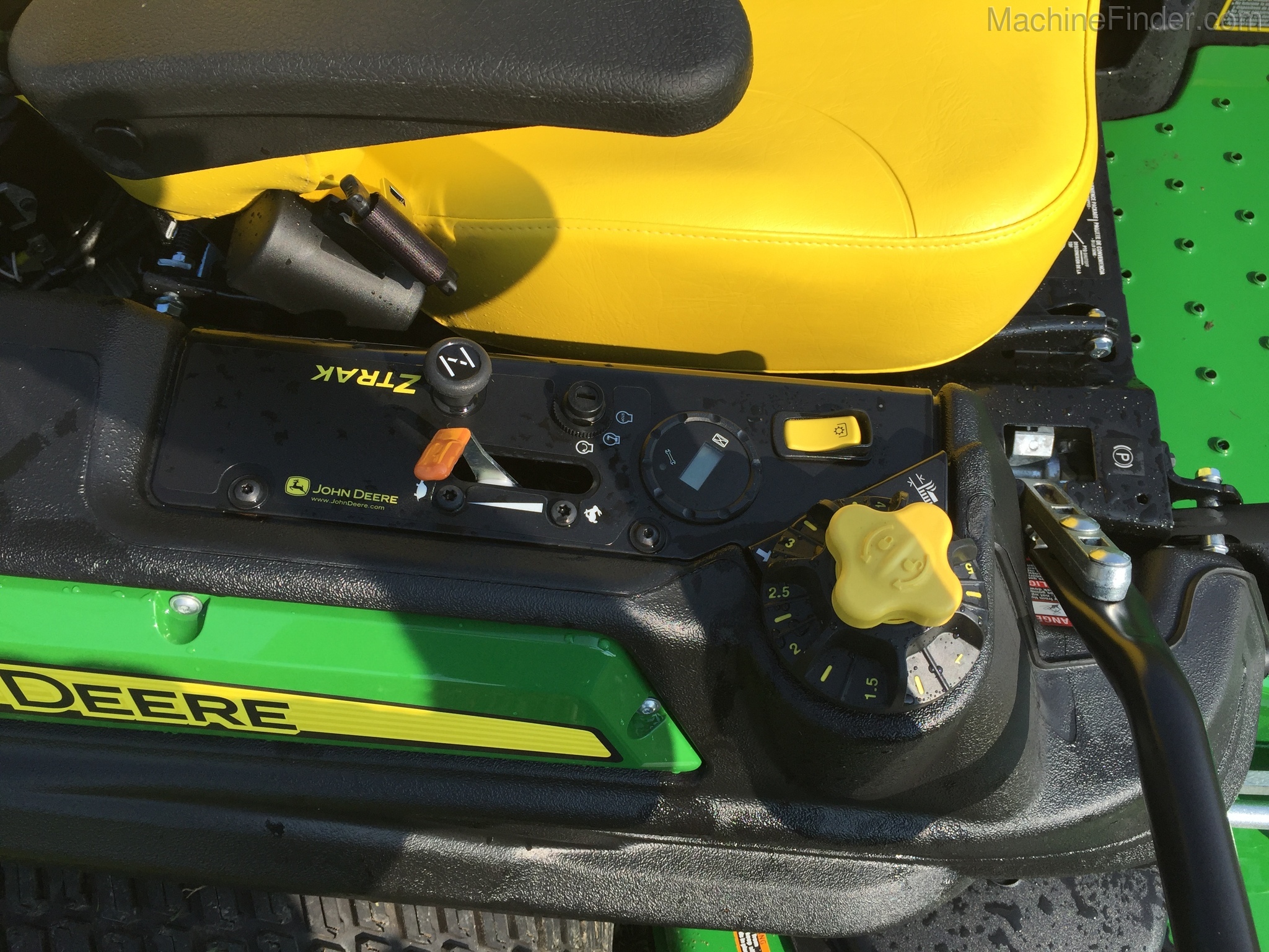 2020 John Deere Z915E Image 6