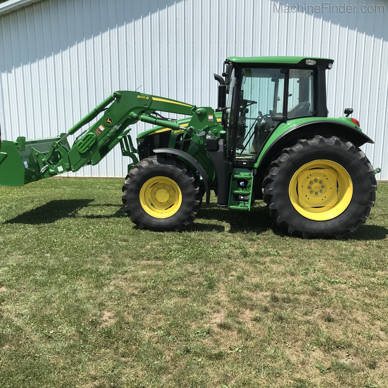 2020 John Deere 6110M Image 1